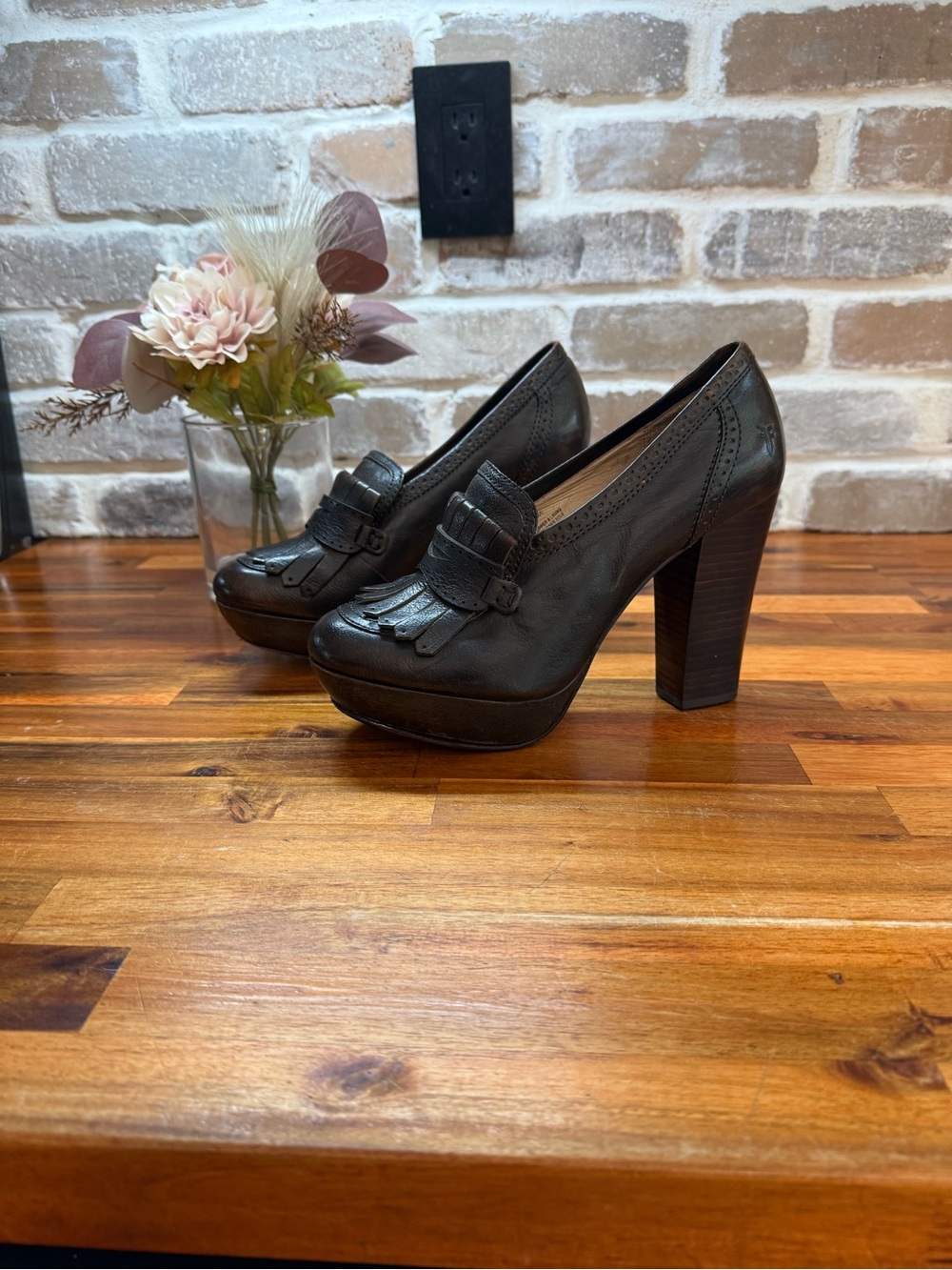 Frye Brown Leather Kiltie Fringe Platform Pumps